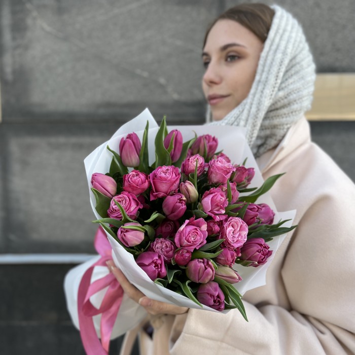 Букет Для мамы из розовых тюльпанов и пионовидных роз