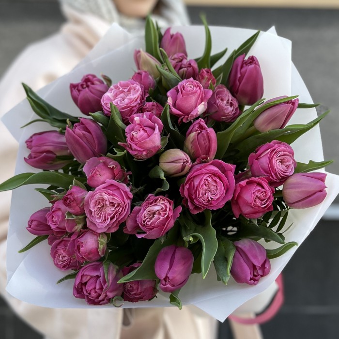 Букет Для мамы из розовых тюльпанов и пионовидных роз