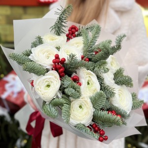 Букет из 11 Ранункулюсов и илекса