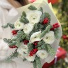 Букет из 11 Ранункулюсов и илекса