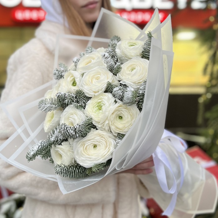 Букет из 15 ранункулюсов с нобилисом
