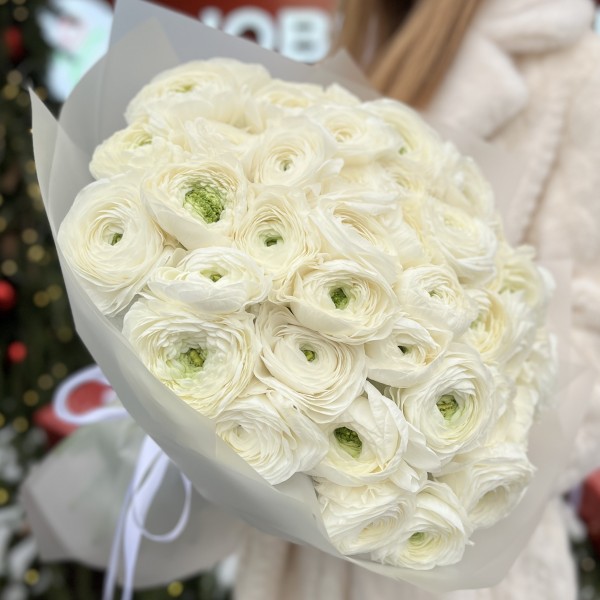 Букет из 51 белого Ранункулюса