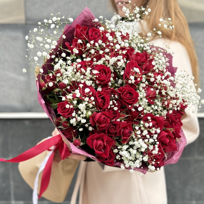 Букет из кустовых роз Рубиновая свадьба