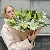 Букет из белых лилий Жемчужная свадьба