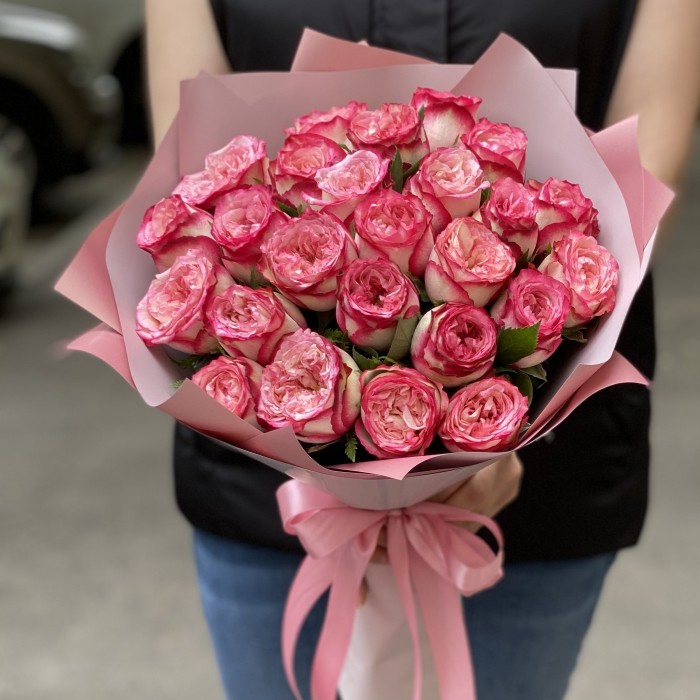 Букет пионовидных роз Глендора