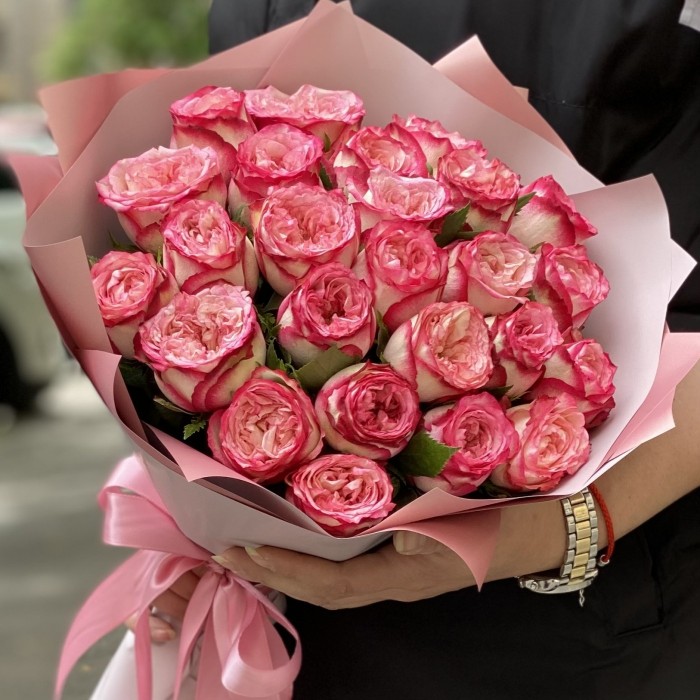 Букет пионовидных роз Глендора