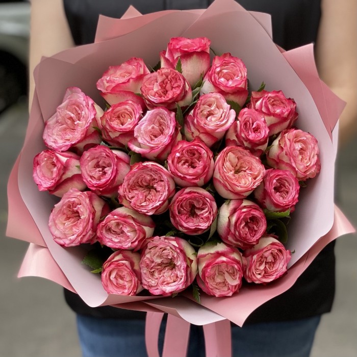 Букет пионовидных роз Глендора