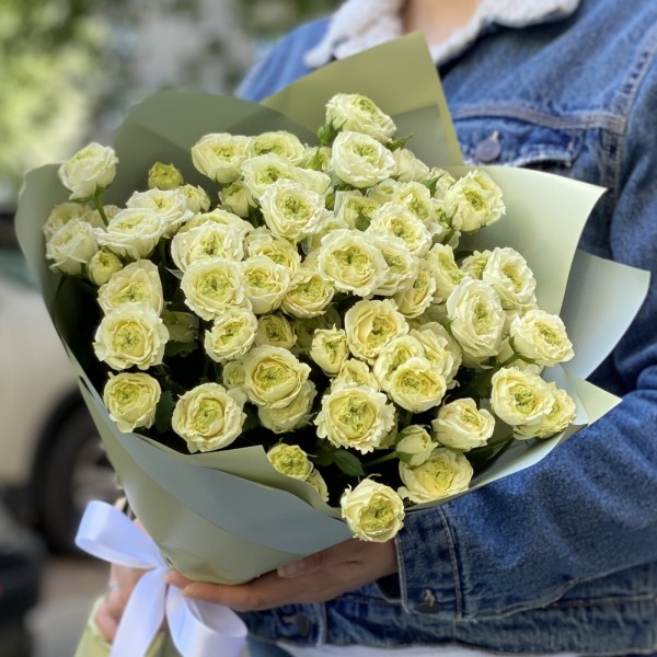 Букет пионовидных роз Эмеральд Квин