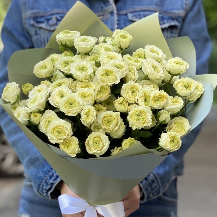 Букет пионовидных роз Эмеральд Квин