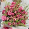 11 кустовых пионовидных роз Сансет Мэджик 60 см с гринбелом