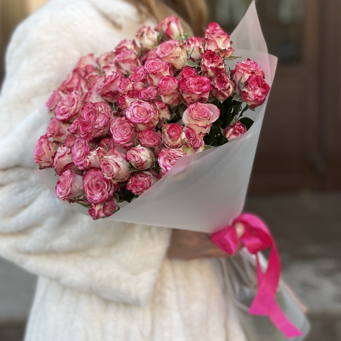 15 кустовых пионовидных роз Сансет Мэджик 50 см