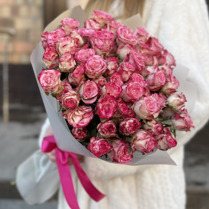 15 кустовых пионовидных роз Сансет Мэджик 50 см