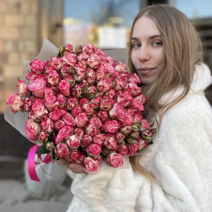 25 кустовых пионовидных роз Сансет Мэджик 50 см