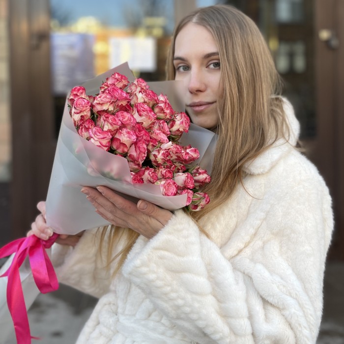 7 кустовых пионовидных роз Сансет Мэджик 50 см