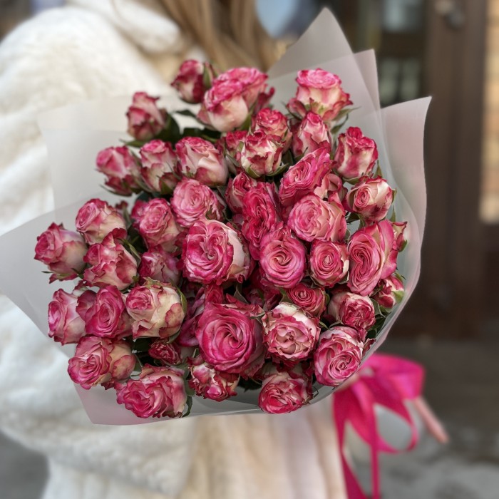 7 кустовых пионовидных роз Сансет Мэджик 50 см