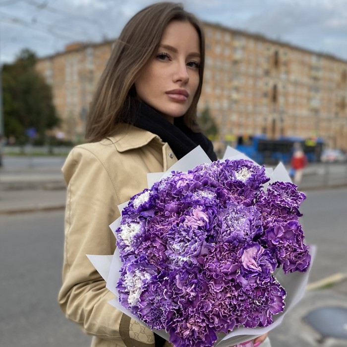 Букет 25 гвоздик Вайт Перпл Молли