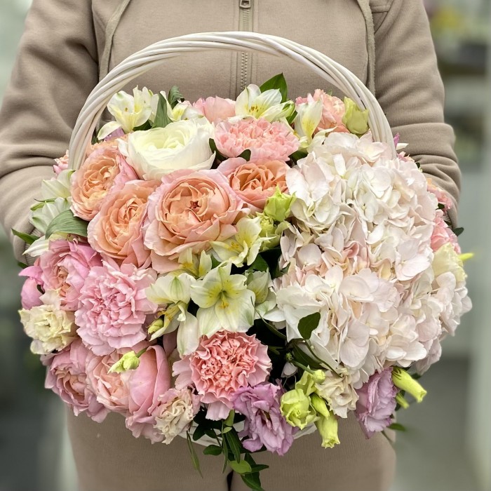 Букет в корзине Легкость мечты