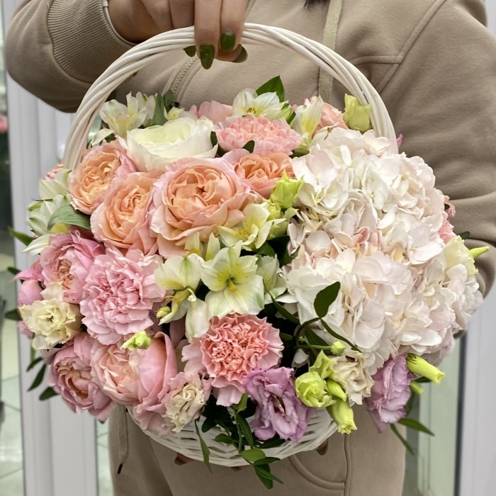 Букет в корзине Легкость мечты