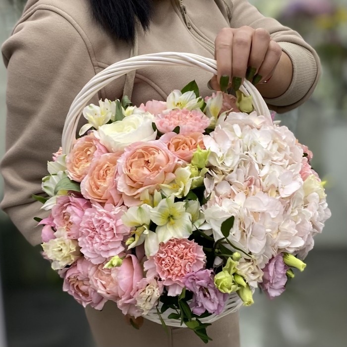 Букет в корзине Легкость мечты