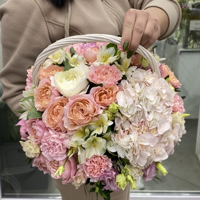 Букет в корзине Легкость мечты