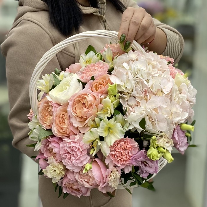 Букет в корзине Легкость мечты