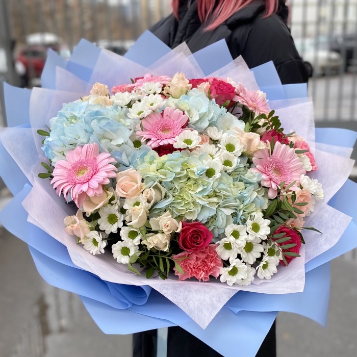 Букет Летняя Магия с малиновой розой