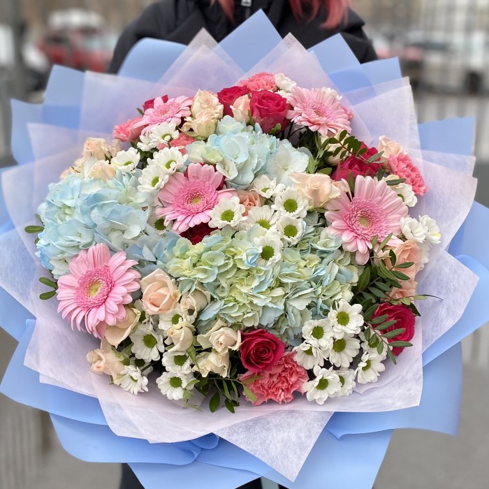 Букет Летняя Магия с малиновой розой