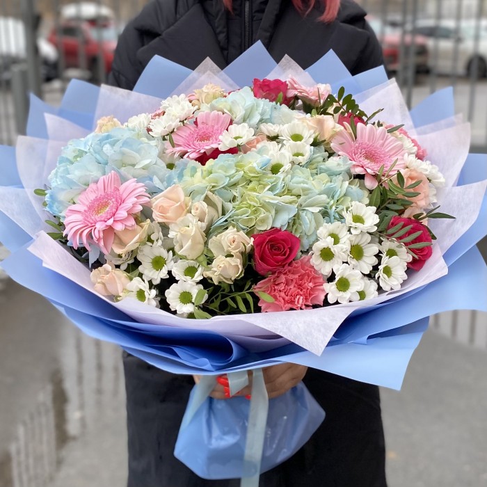 Букет Летняя Магия с малиновой розой