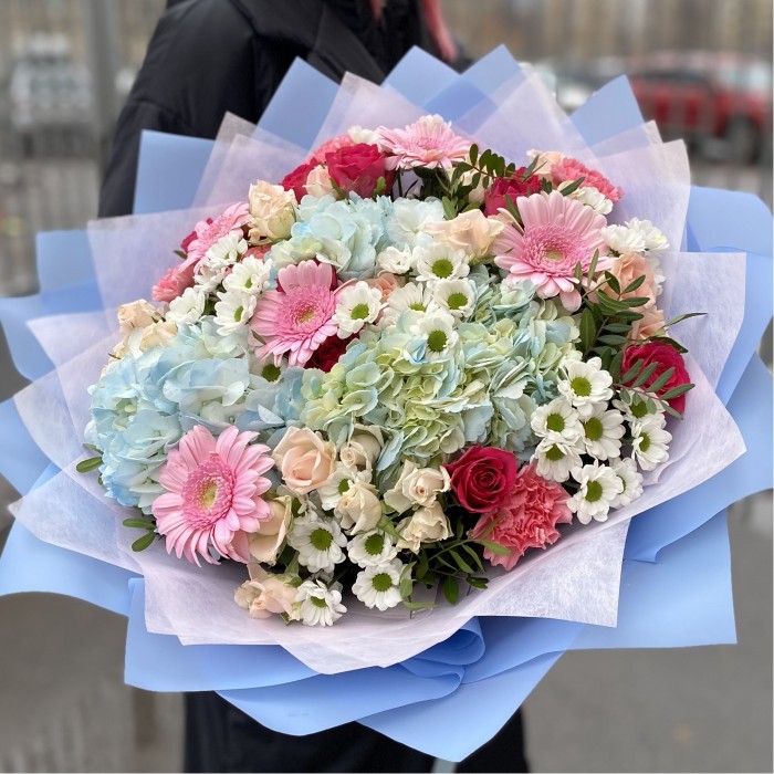 Букет Летняя Магия с малиновой розой