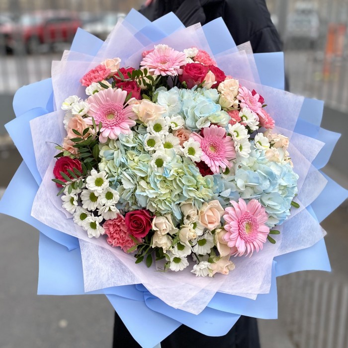 Букет Летняя Магия с малиновой розой