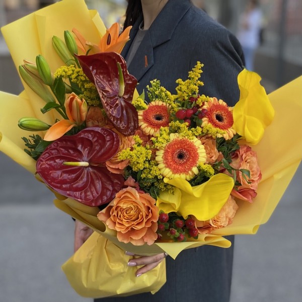 Букет Осенний фейерверк с антуриумом