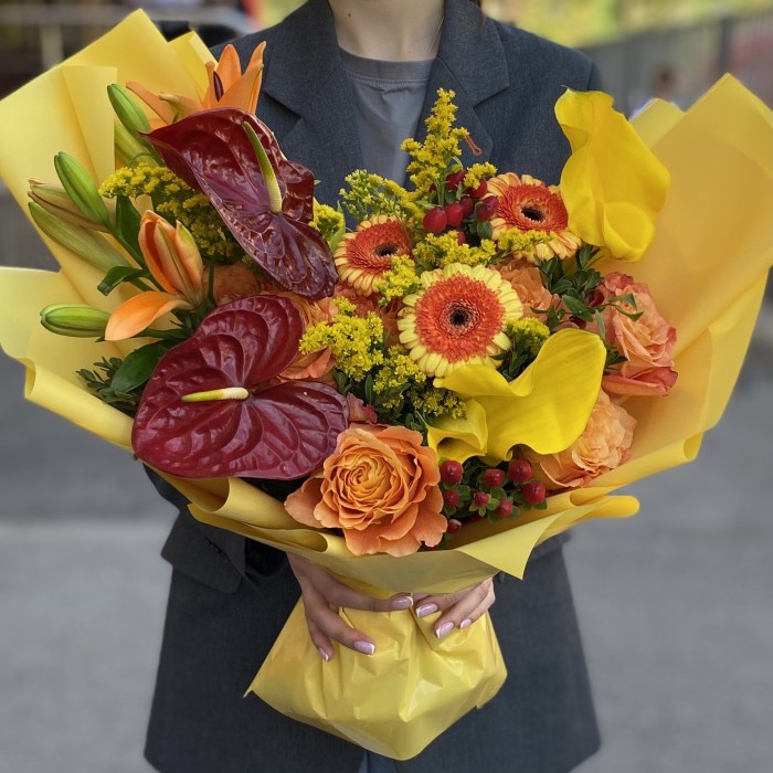 Букет Осенний фейерверк с антуриумом