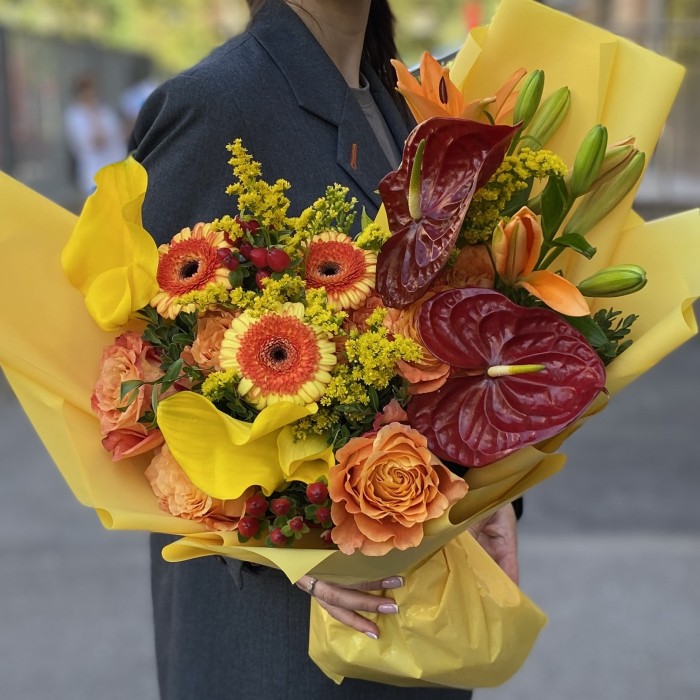 Букет Осенний фейерверк с антуриумом