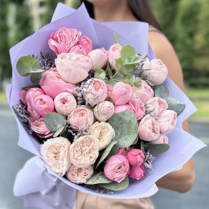 Букет пионовидных роз Романтический Сад