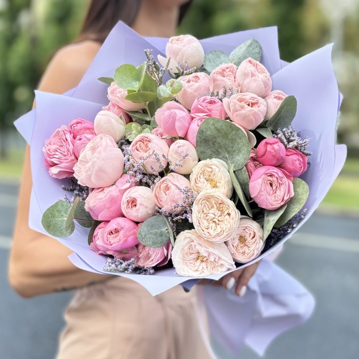 Букет пионовидных роз Романтический Сад