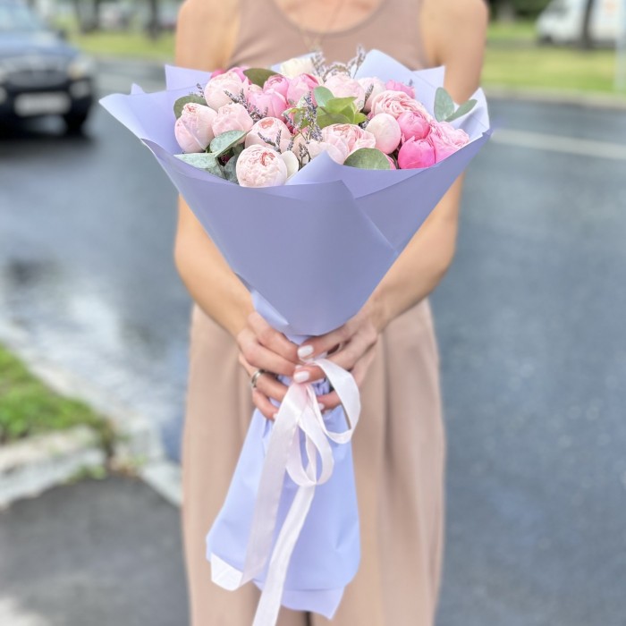 Букет пионовидных роз Романтический Сад