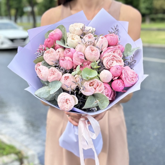 Букет пионовидных роз Романтический Сад