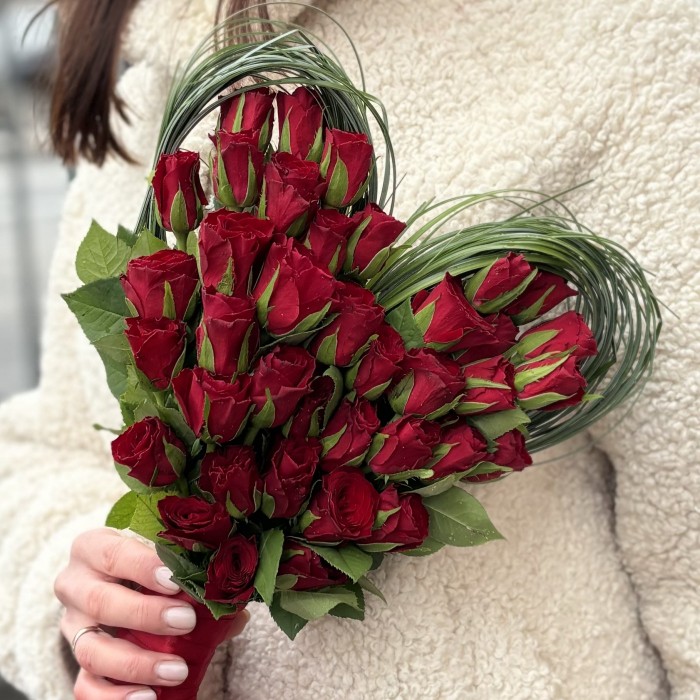 Букет Сердце с красными розами