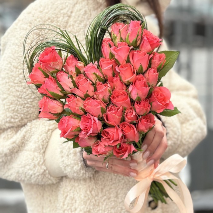Букет Сердце с коралловой розой