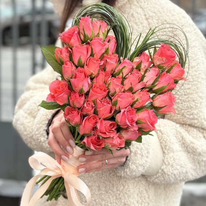 Букет Сердце с коралловой розой