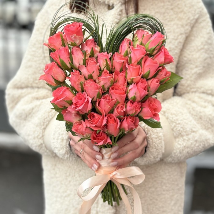 Букет Сердце с коралловой розой