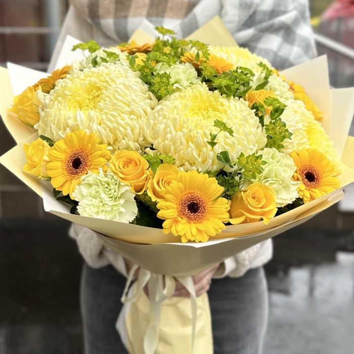 Букет с хризантемами Солнечный день