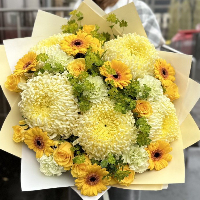 Букет с хризантемами Солнечный день