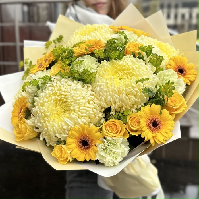 Букет с хризантемами Солнечный день