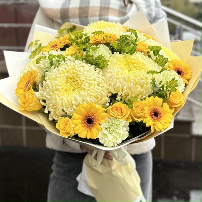 Букет с хризантемами Солнечный день