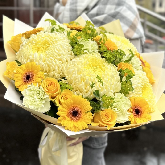 Букет с хризантемами Солнечный день
