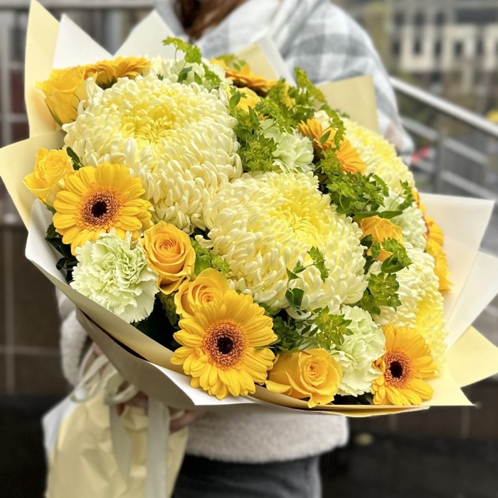 Букет с хризантемами Солнечный день