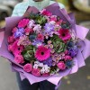 Букет с малиновыми герберами Сумеречный сад
