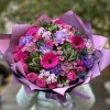 Букет с малиновыми герберами Сумеречный сад