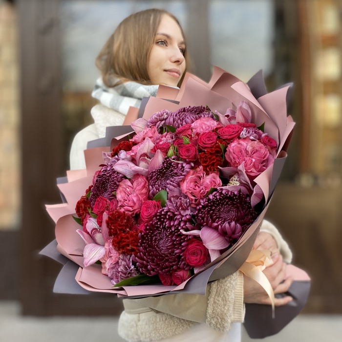 Букет Вдохновение с орхидеями и кустовыми розами